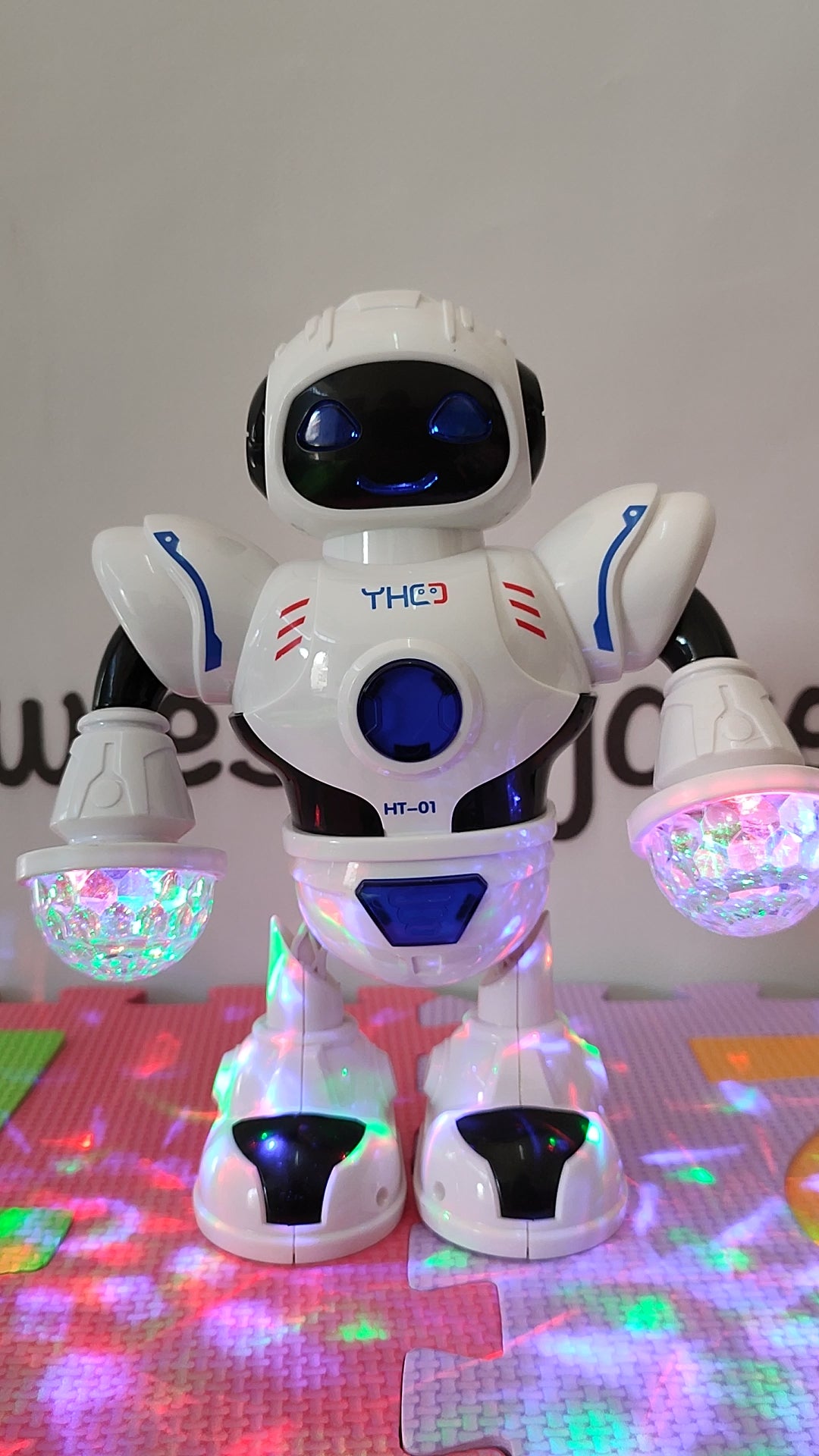 Jouet Robot D5 danse, parle et marche avec lumière et musique + Téléco